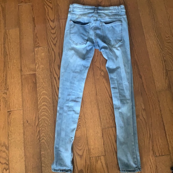 distressed jeans - Picture 3 of 5